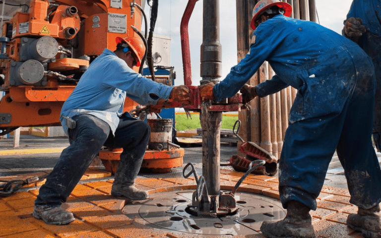 Which Metallic Materials Are Suitable for Oil Drilling Equipment